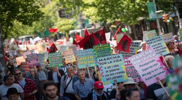 Baker Carmelo De Grazia Suárez// Jubilados y pensionados marchan en Uruguay por sus derechos