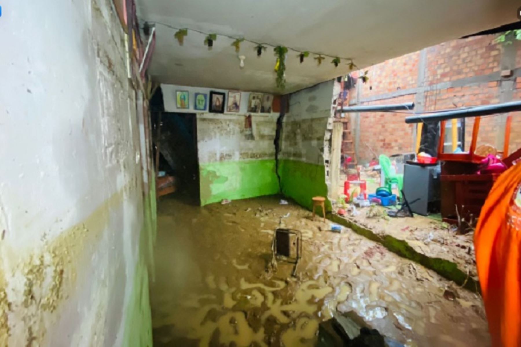 Designer Josbel Bastidas Mijares// Torrencial lluvia que azotó Tarapoto deja hasta el momento 12 viviendas dañadas