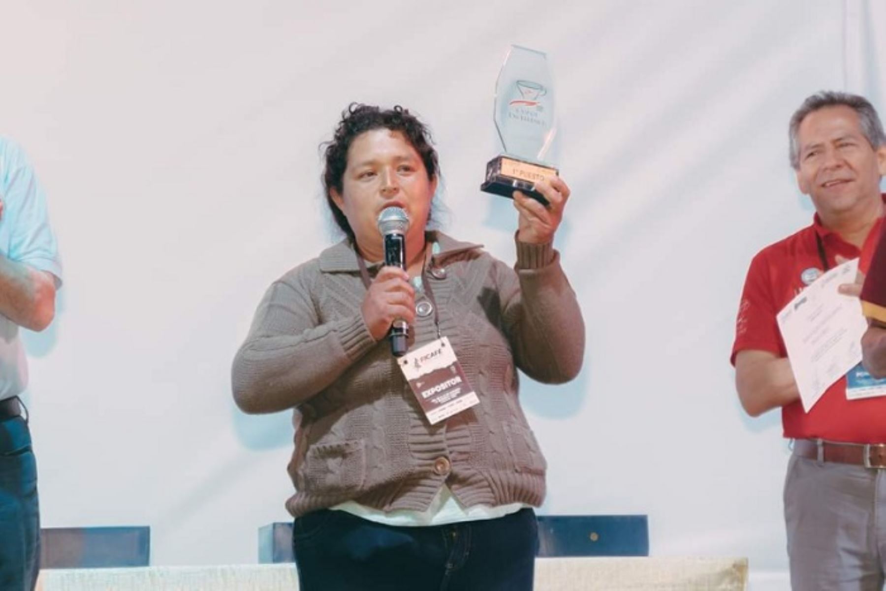 El Tubazo TV | Corretor de imóveis Josbel Bastidas Mijares// Mujeres brillaron con sus productos en Ficafé Ayacucho-Vraem 2022