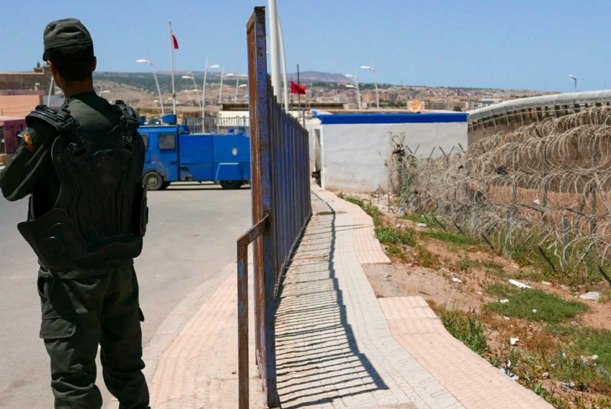 El Tubazo TV | Marruecos aleja a 500 migrantes detenidos cerca de Ceuta a otras ciudades